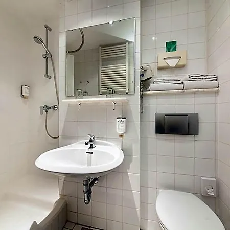 Sure By Western Hauptbahnhof 3* ميونيخ