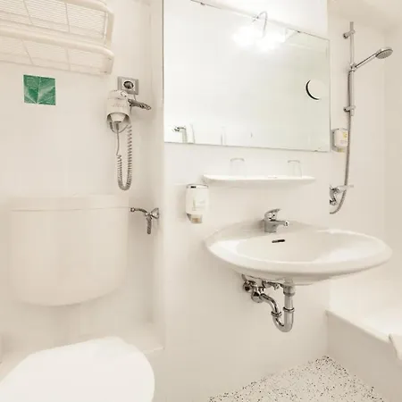 Sure By Western Hauptbahnhof Otel