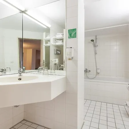 Sure By Western Hauptbahnhof Otel 3*
