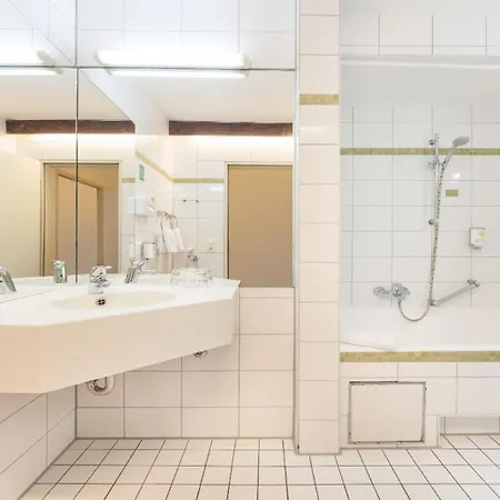 Sure By Western Hauptbahnhof Otel 3*