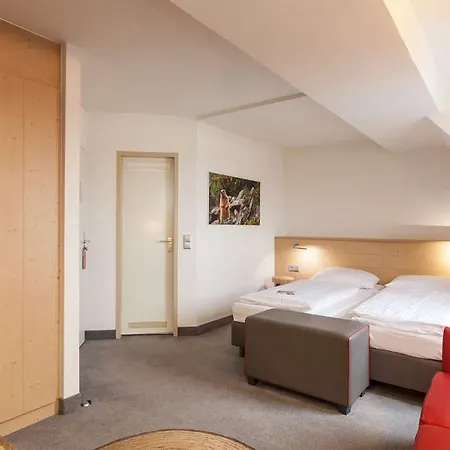Sure By Western Hauptbahnhof 3*
