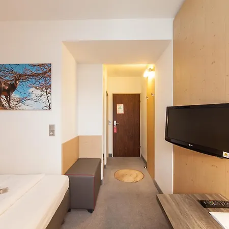 Sure By Western Hauptbahnhof 3*