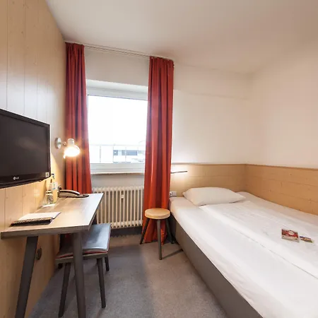 Hotel Sure By Western Hauptbahnhof 3*